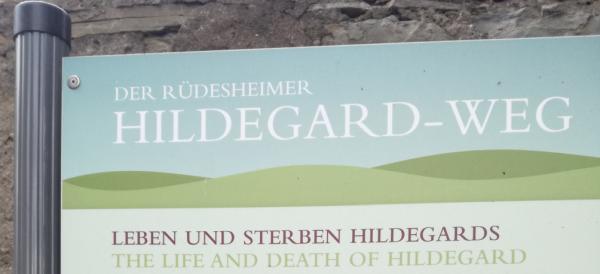 Wege zu Hildegard, uralt dort in Rüdesheim.